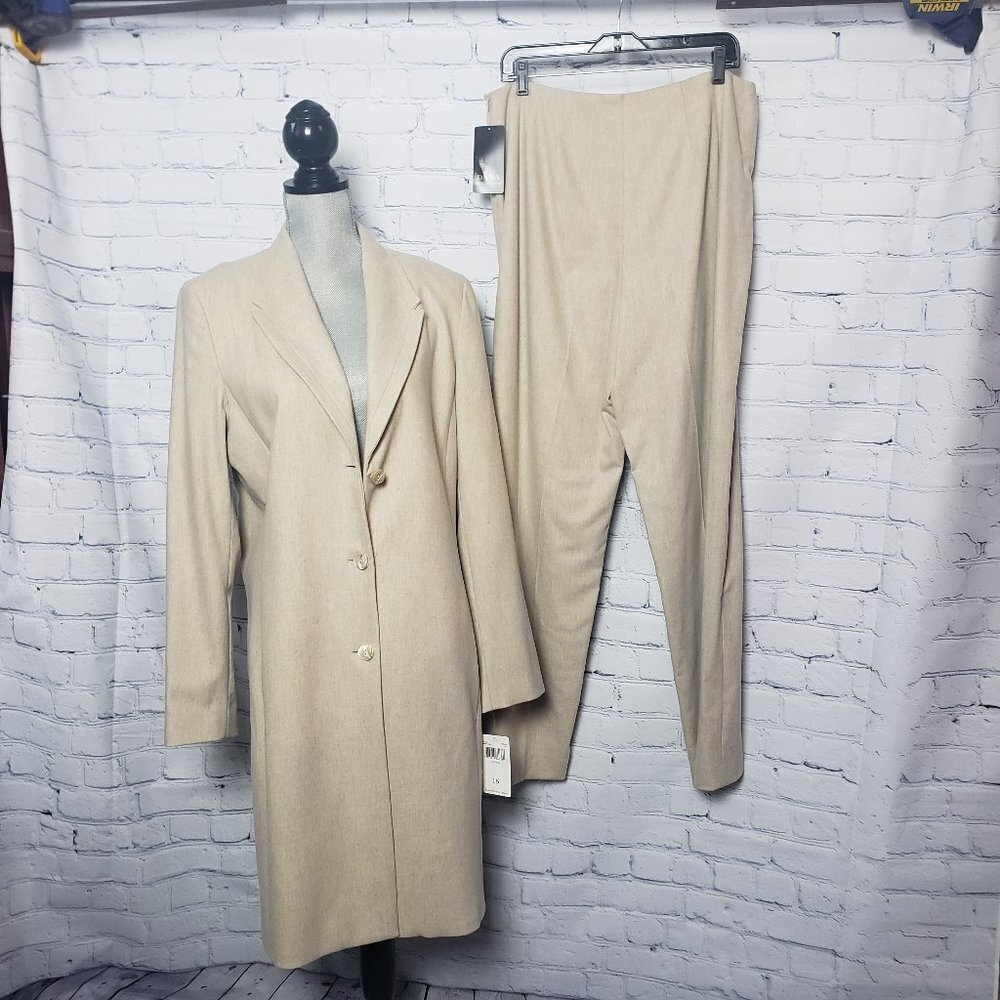 Dana Buchman Wool / Cashmere Suit. Made In Italy Designer Nwt